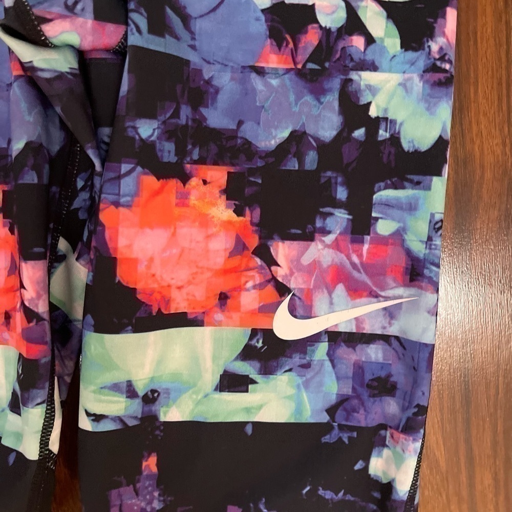 ✨ Nike Pro Abstract Floral Workout Leggings Small - Picture 7 of 12